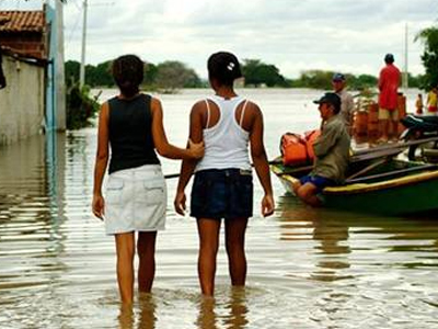 Επιστρέφουν σταδιακά στα σπίτια τους οι πλυμμηροπαθείς της Βραζιλίας