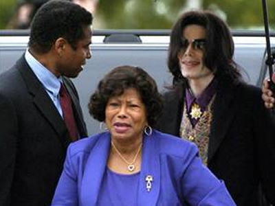 Η μητέρα του Michael Jackson ζητά την κηδεμονία των παιδιών του