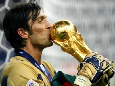 Μπουφόν: Δεν φεύγω από την Γιουβέντους