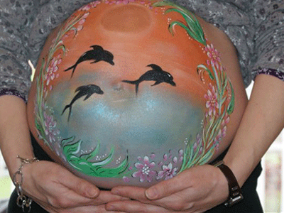 Εγκυμονούσες κάνουν τις κοιλιές τους… έργα τέχνης!