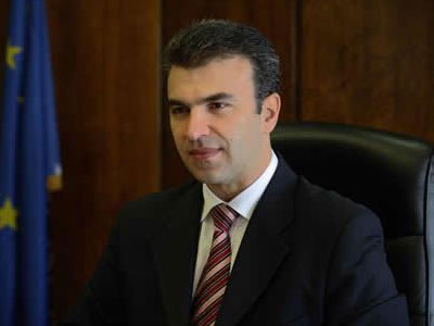 Άγριος καυγάς στη Βουλή