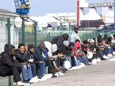 Ελεύθεροι οι μετανάστες στη Γαλλία