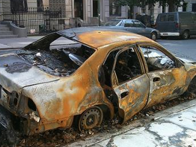 Εγκλωβίστηκε στο πορτ μπαγκάζ και απανθρακώθηκε