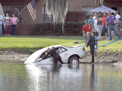 Κάποιος να βοηθήσει αυτόν που ήρθε να βοηθήσει
