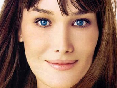 Σαρώνει το άλμπουμ της Μπρούνι