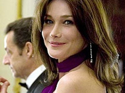 ”Επίθεση” Μπρούνι στον Πάπα