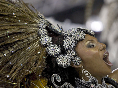 Κορυφώνονται οι εορτασμοί στο καρναβάλι του Ρίο