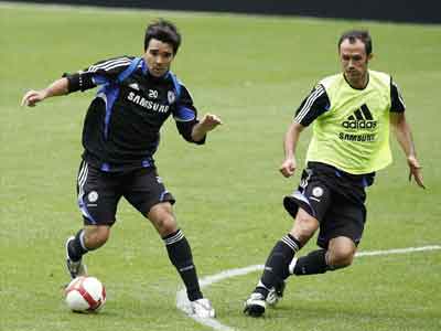 «Πάγωσαν» οι μετεγγραφές των Carvalho και Deco στην Inter