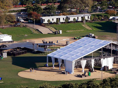 Χαμός για το «πάρτι – νίκης» του Ομπάμα