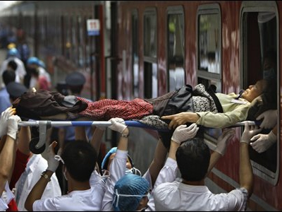 Ζωντανός πάνω από 10 μέρες κάτω από τα ερείπια