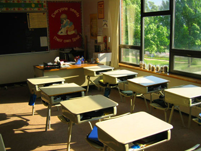 Έβαλε μαθητές δημοτικού να μιμηθούν… την Πετρούλα