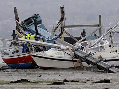 Γερανός κατέστρεψε πολυτελές γιοτ