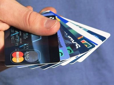 Μειώστε τώρα τα υπόλοιπα των πιστωτικών καρτών