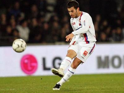 Εξετάζει τον Κρόσας ο Ερνέστο Βαλβέρδε