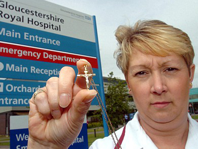 Τη δουλειά σου ή τον «Σταυρό» σου