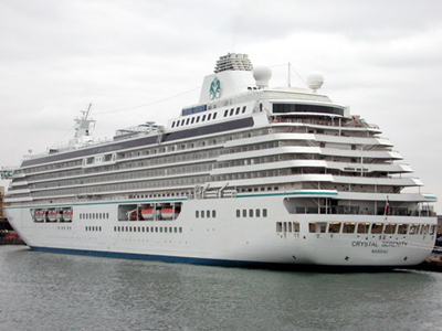 Κρουαζιερόπλοιο προσέκρουσε στο λιμάνι του Πειραιά