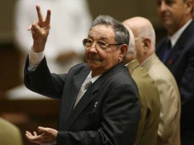 Η ΕΕ αίρει τις κυρώσεις στην Κούβα