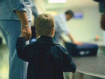 Ο μπαμπάς λείπει ταξίδι… για δουλειές