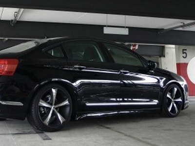 Με μαζικές επενδύσεις σε κατασκευές και αυτοκινοβιομηχανία απαντά η Γαλλία