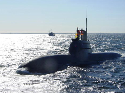 «Αγοράζουμε τα υποβρύχια που πετάει η Ελλάδα», γράφει η Χουριέτ