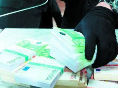 Κατασκεύαζε και κυκλοφορούσε πλαστά χαρτονομίσματα