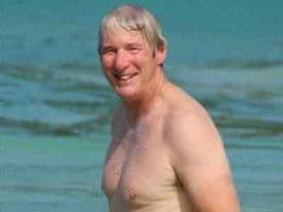 Ο Ρίτσαρντ Γκιρ κάνει διακοπές στη Σκιάθο