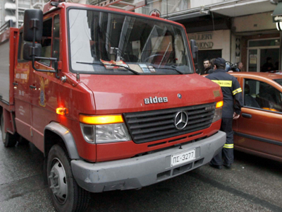 Πυρκαγιά σε ταβέρνα στην Βουλιαγμένη Πυρκαγιά σε ταβέρνα στην Βουλιαγμένη