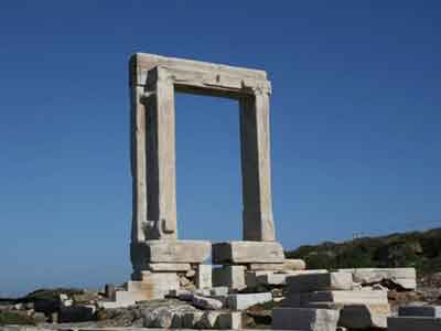 Τις κρατούσαν κλειδωμένες με αλυσίδες στη Νάξο