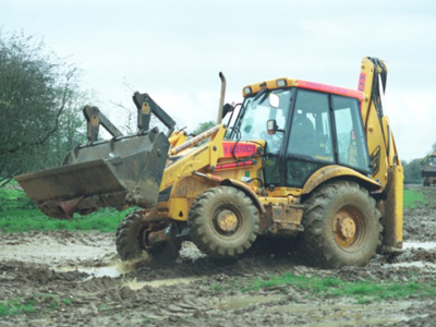 Πάτησε το γιο του με εκσκαφέα