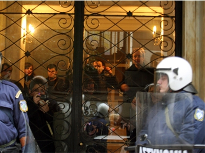 Μήνυση για τις προσαγωγές των δικηγόρων