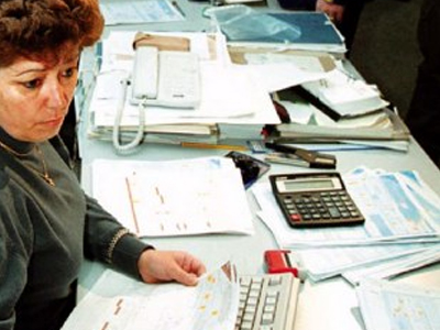 Απολύουν 8.000 δημόσιους υπαλλήλους στη Σερβία