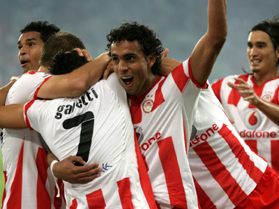 Με το… δεξί ο Ολυμπιακός