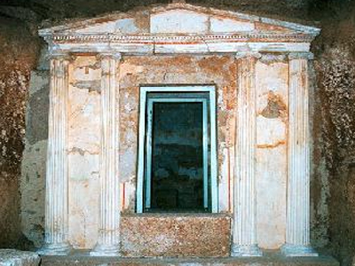 Υπάλληλος μουσείου πωλούσε αρχαία