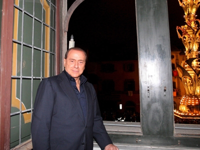 Επενδύσεις στις κατασκευές και μικρά βοηθήματα στους πτωχούς και από την Ιταλία