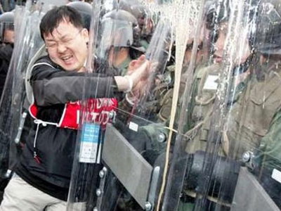 Επεισόδια μετά τις επετειακές εκδηλώσεις στο Hong Kong