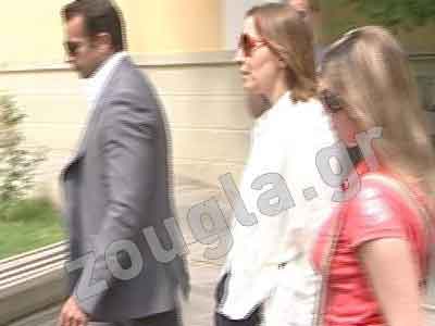 Αποφυλακίστηκε η σύζυγος του Χρηστού Καραβέλα