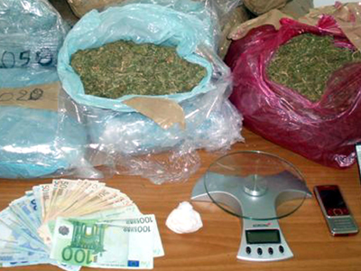 Σύλληψη εμπόρων ναρκωτικών στη Λάρισα