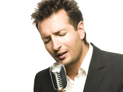 Ο Δημήτρης Μπάσης στο Λονδίνο