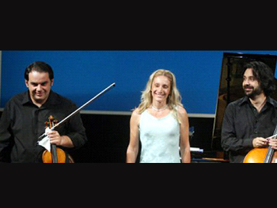 Συναυλία με τους Artis Piano Trio