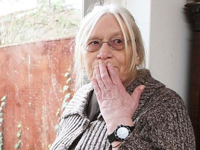 Ρεύεται ακατάπαυστα εδώ και δυο χρόνια!