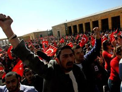 Διαδηλώσεις στην Άγκυρα υπέρ των συλληφθέντων