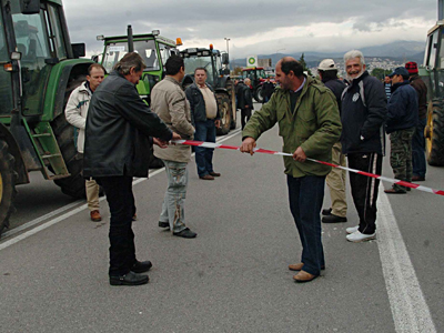 Αποχωρούν από τις εθνικές οδούς οι καπνοπαραγωγοί