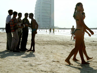 Μυστική αστυνομία εναντίον γυμνιστών στο Ντουμπάι