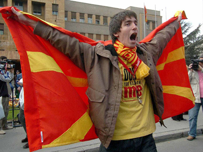 Αλβανικός ”πονοκέφαλος” για τον Πρωθυπουργό της ΠΓΔΜ