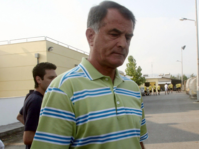 Στο βάθος… Ντούσαν