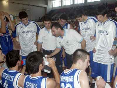 Μπάσκετ: Πανηγυρική πρόκριση στα ημιτελικά για την Εθνική Εφήβων