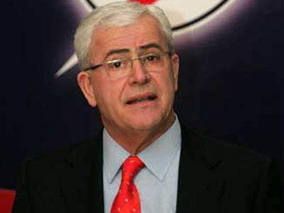 Στα «μαχαίρια» ο «μίστερ» ΔΕΗ με την κυβέρνηση