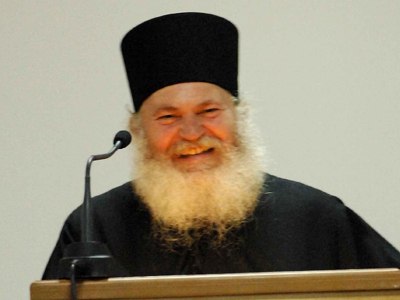 Ηγούμενος Εφραίμ: ”Αθωώνει” Ρουσόπουλο, ”δίνει” 4 υπουργούς