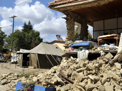 Εξακολουθούν να ζουν με το φόβο ισχυρού σεισμού