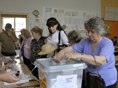 Ομαλά οι εκλογές στα Σκόπια, αλλά έκλεψαν … ψηφοδέλτια